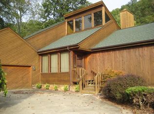 151 E Dorton Blvd, Staffordsville, KY 41256