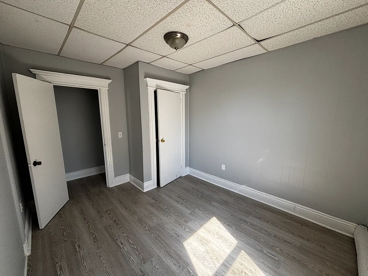 Building Photo - 70 Eaton Pl #4