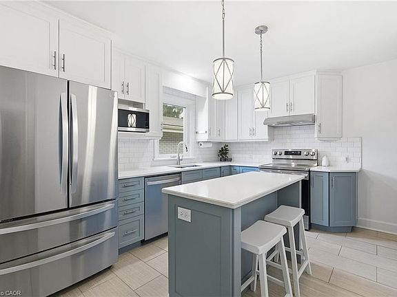 5th image of 30 W 22nd St
