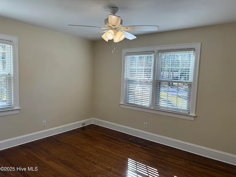 4708 Trent Woods Dr — Photo 17