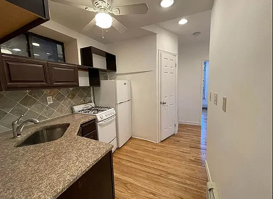 Rented by KNOCKKNOCK LLC | media 10