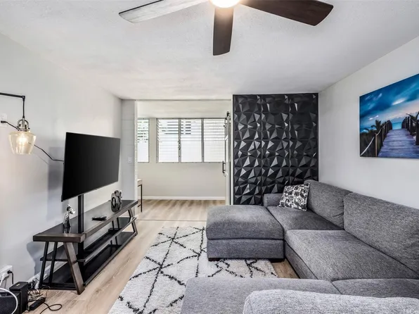 225 Liliuokalani Ave APT 5C, Honolulu, HI 96815