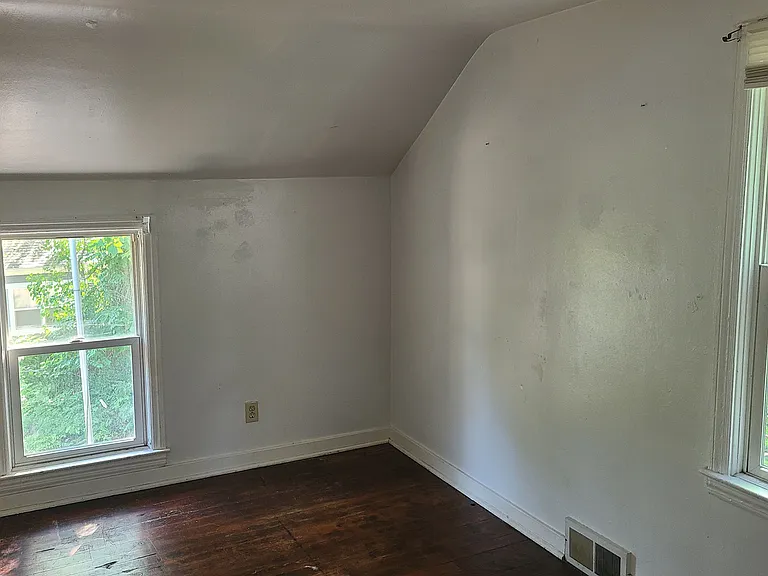 1123 Summit Ave #3 — Photo 5