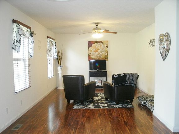 4th image of 330 Molise Cir