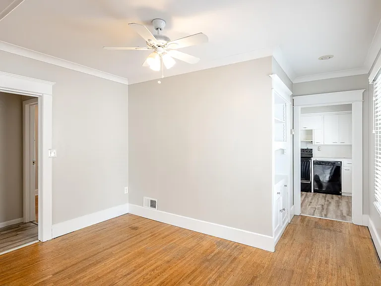 621 E 33rd Ave — Photo 11