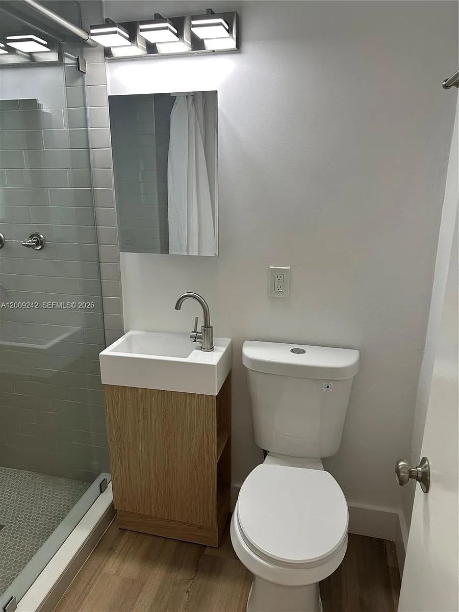Building Photo - 6310 SW 79th St #1