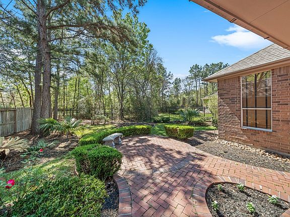 3rd image of 7 Sovereign Way