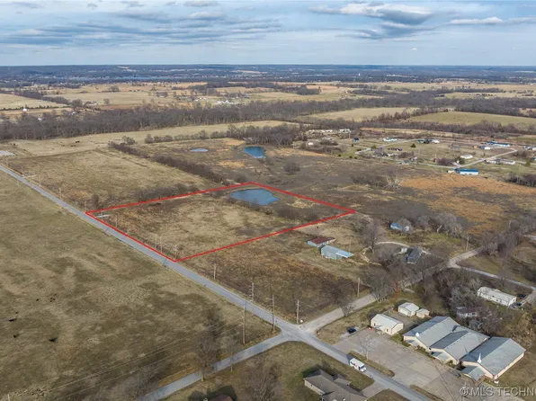 7 S 630th Rd, Grove, OK 74344