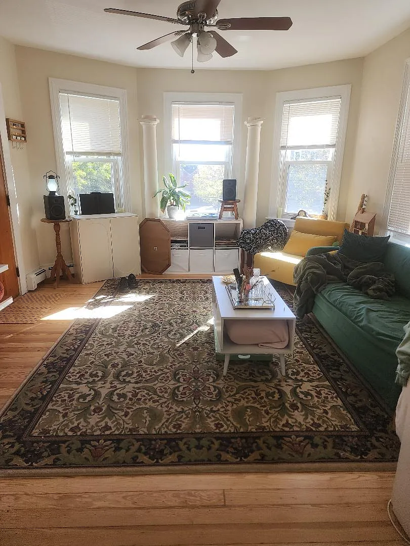 3 bed, 1300 sqft, $2,700 — Photo 3
