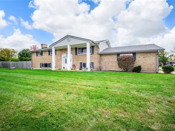 3653 Navara Dr, Dayton, OH 45431