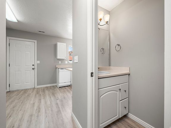 3rd image of 369 N Main St APT 2