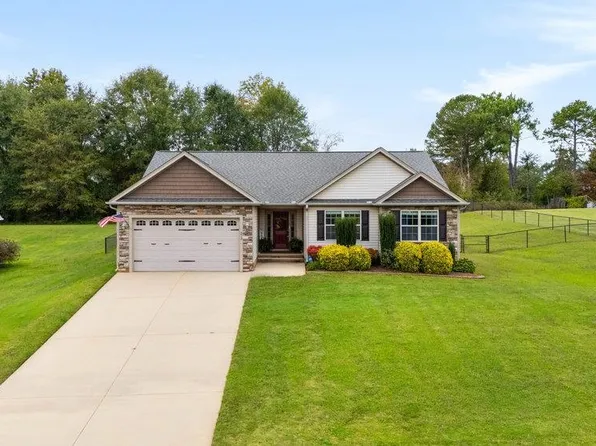 373 Saddlers Run, Chesnee, SC 29323
