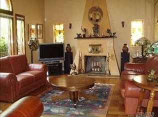 80 Henry St, Merrick, NY 11566