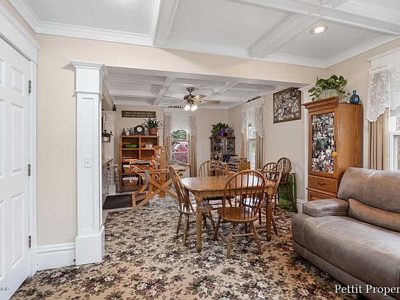 4th image of 3725 W River Dr NE