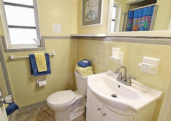 5th image of 421 Hamden Dr #Penthouse
