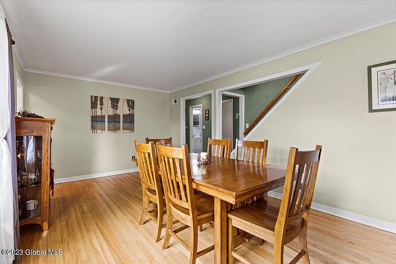 5th image of 328 Kingsley Road