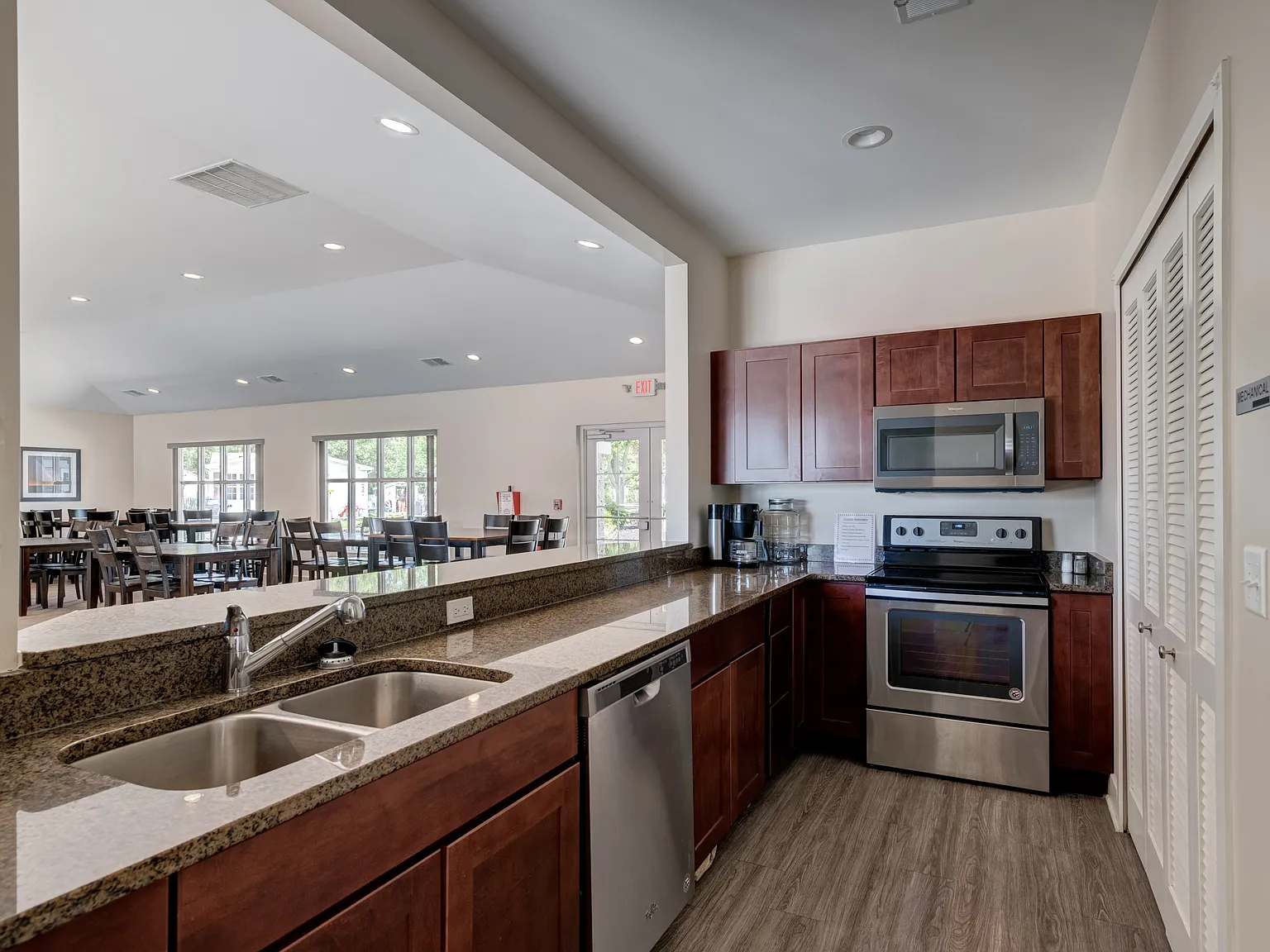 Frenchtown Villa/Elizabeth Woods — Photo 3