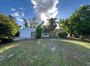 17200 Phlox Dr, Fort Myers, FL 33967