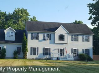 10 Loose Strife Dr, Hopewell Junction, NY 12533