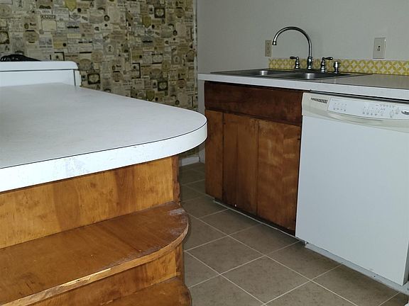 4th image of 2526 E Montgomery St #2A