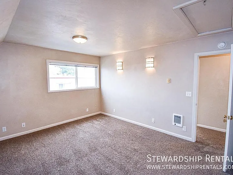 1825 Harris St #9 — Photo 13