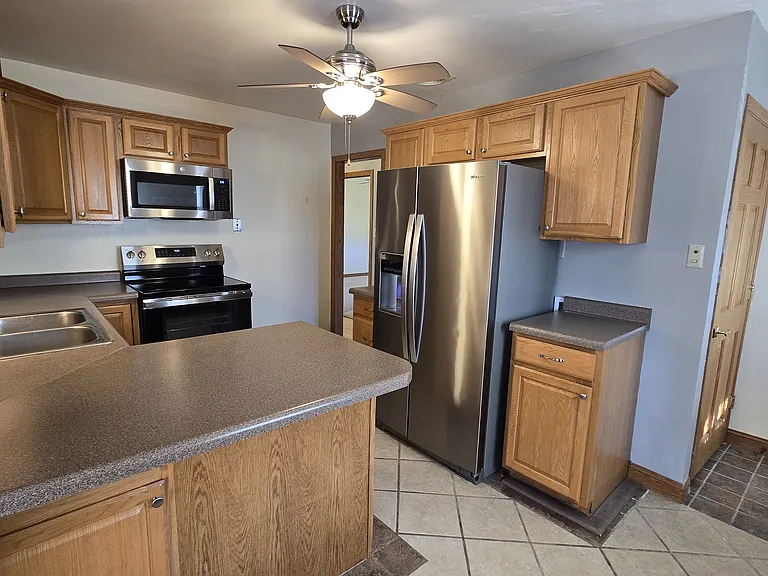 238 Macarthur St E #1 — Photo 4