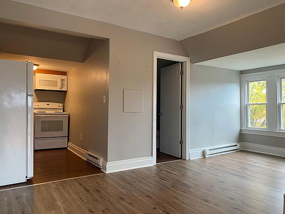 4th image of 185 Lincoln Ave APT 3