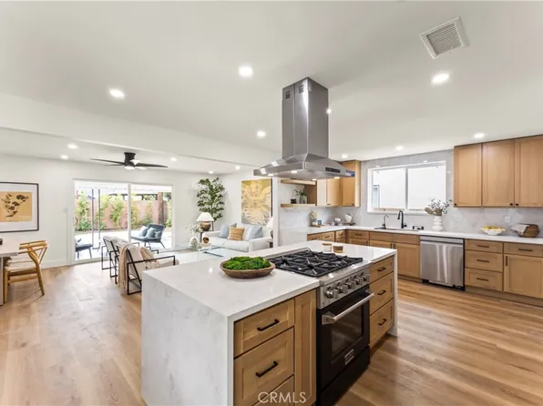 2218 Lewis St, Santa Ana, CA 92706