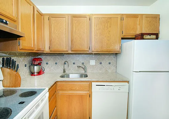 Sold by Brooklyn Bridge | media 26