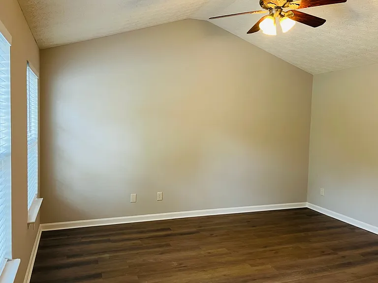 4014 Carisbrook Dr — Photo 34