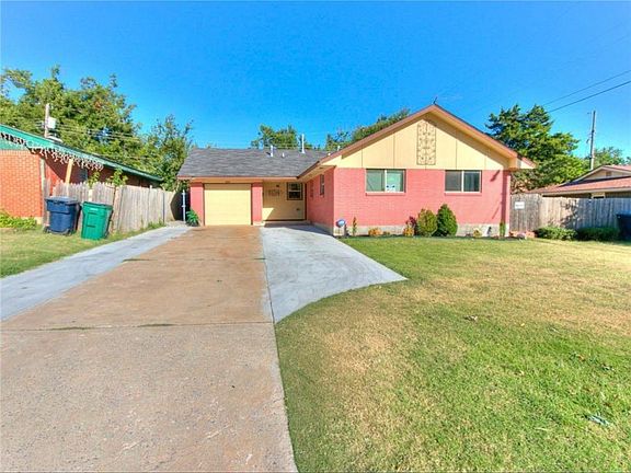 3rd image of 604 N Tompkins Dr