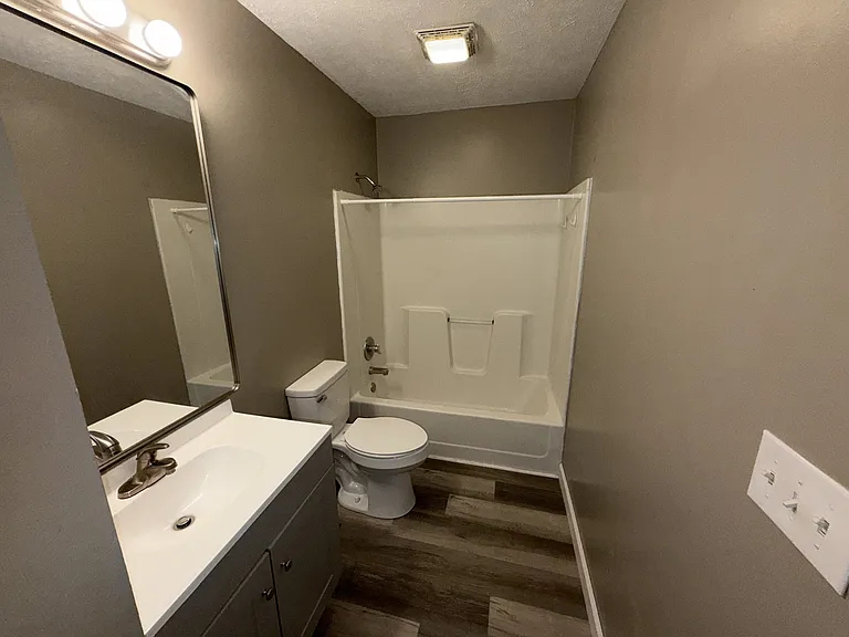 18 Oakwood Ave — Photo 23