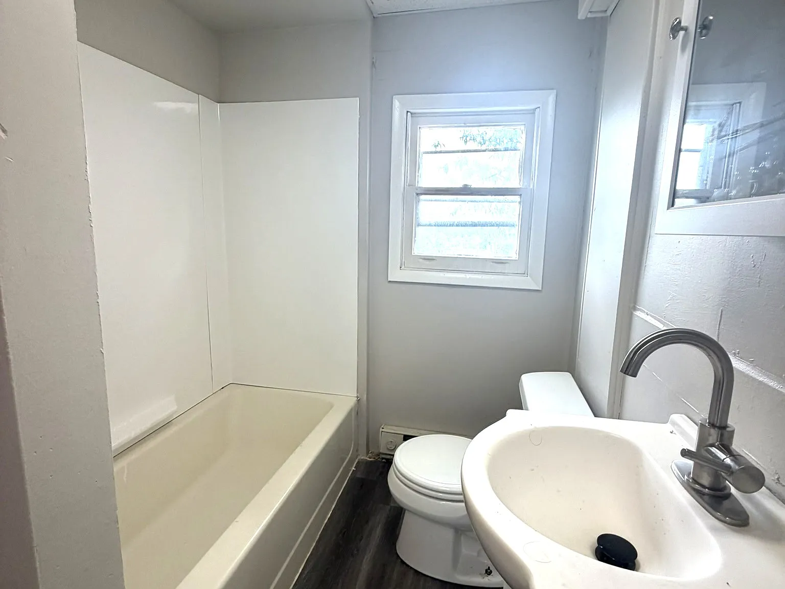 3 bed, 1200 sqft, $1,450 — Photo 4
