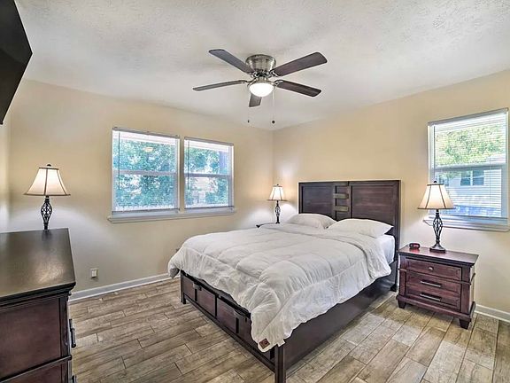 4th image of 266 S Villas Ct #1