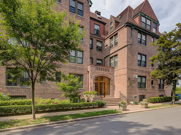 6 Burns Street image 1 of 23