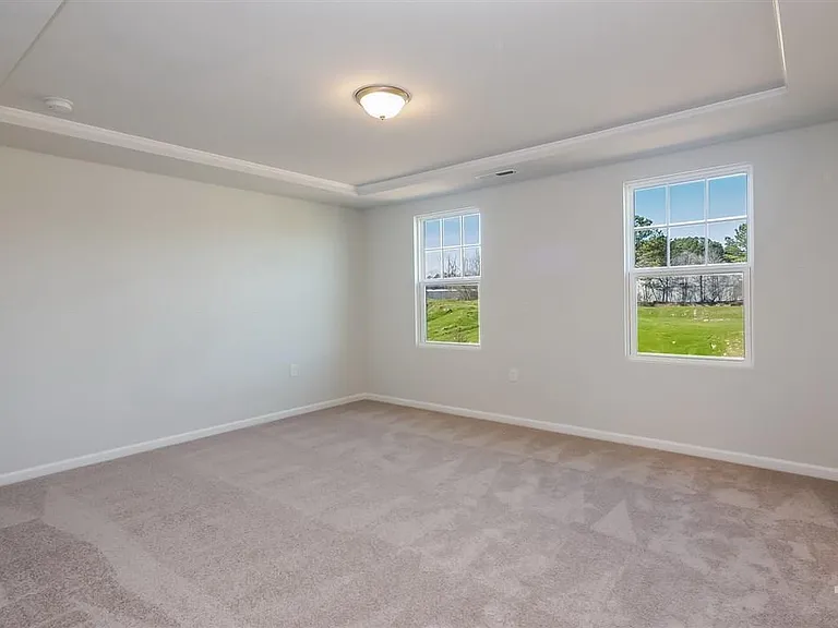 204 Loxton St — Photo 11