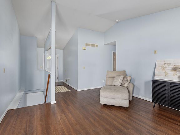 3rd image of 4815 Sweet Cherry Ln