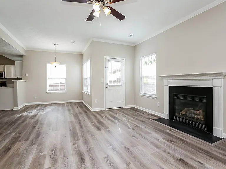 165 Claybrook Ln — Photo 5