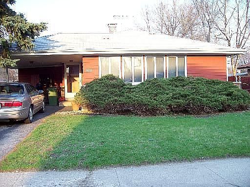 15111 Woodlawn Ave.