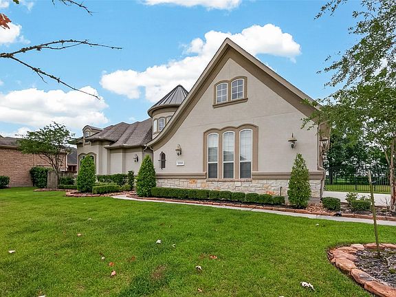 3rd image of 20201 W Hachita Cir