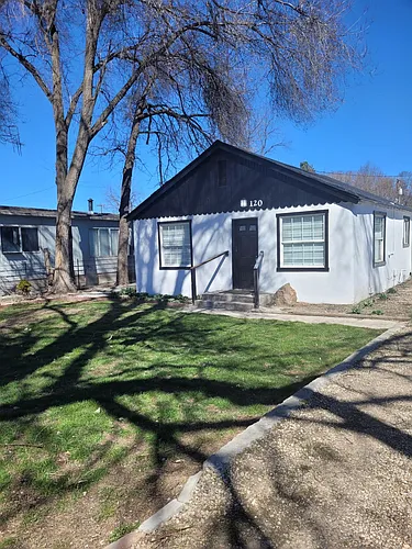 120 4th St N Photo 1