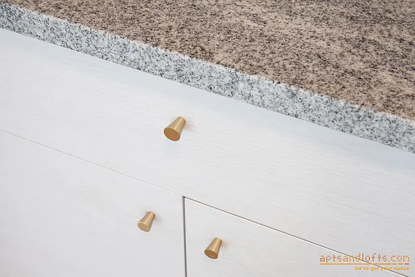 Sold by aptsandlofts.com | media 21