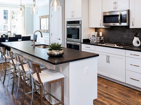 stock image for visualization only. Actual furnishings, colors may vary.