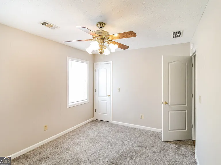 2915 Emerson Lake Dr — Photo 15