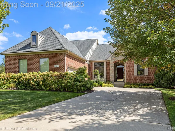 2313 Quaker Ridge Dr, Ann Arbor, MI 48108