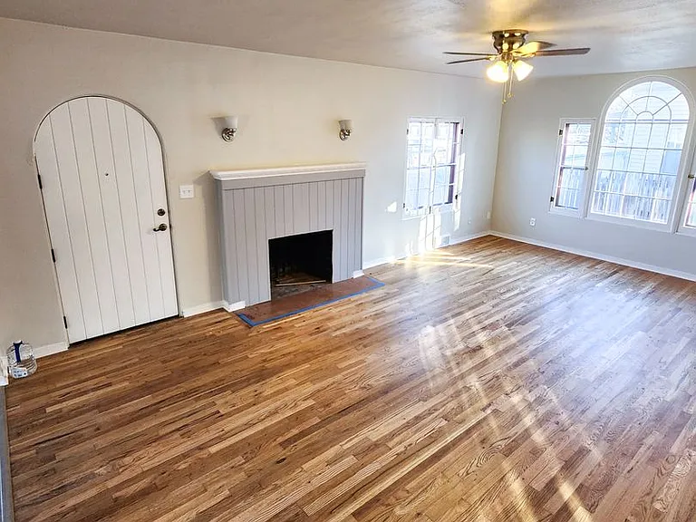 1007 S Ivy St — Photo 5