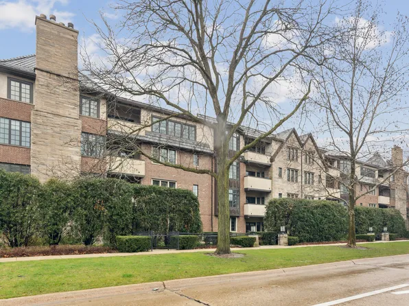 1600 Green Bay Rd APT 304, Highland Park, IL 60035