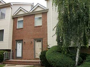 706 Holly Dr, Perth Amboy, NJ 08861
