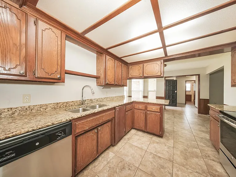 12913 S Drexel Ave — Photo 7