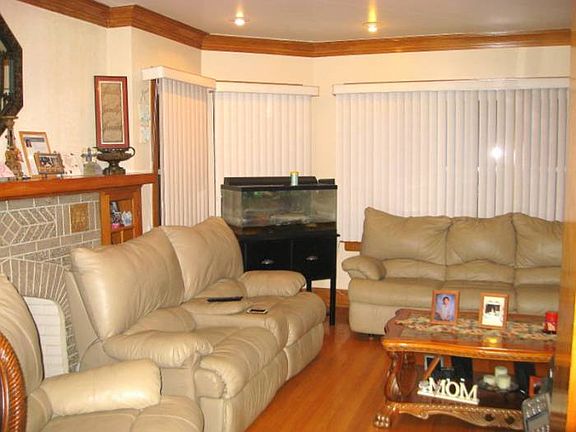2nd image of 3017 N Kilbourn Ave